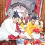 सांसद राजु विष्ट, मुख्यमन्त्री प्रेमसिंह तामाङ र विधायक दुर्गा मुर्मुद्वारा पहाडी माता मन्दिरमा दर्शन