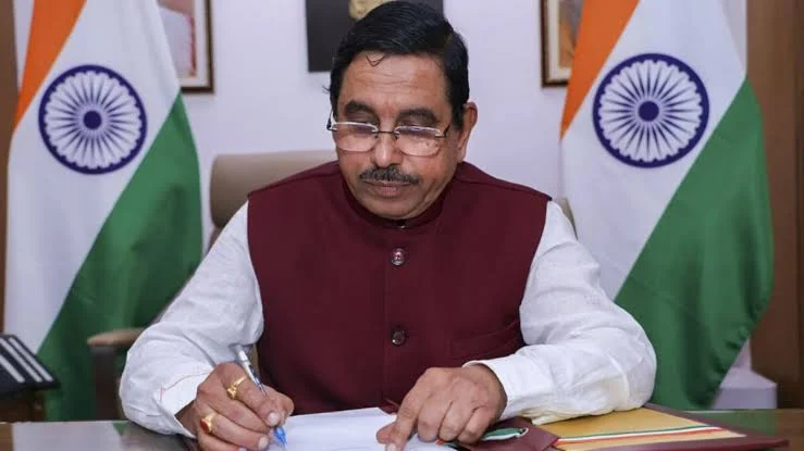 प्रह्लाद जोशीलाई शिक्षा मन्त्रालयको जिम्मेवारी, धर्मेन्द्र प्रधानको राजीनामापछि नयाँ जिम्मेवारी