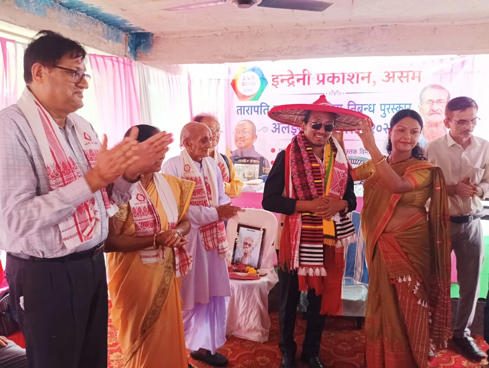 साहित्यकार प्रवीण खालिङ तारापति उपाध्याय राष्ट्रिय निबन्ध पुरस्कारद्वारा विभूषित