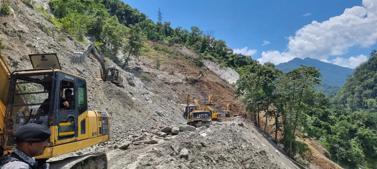 सिक्किमको जीवनरेखा राष्ट्रिय राजमार्ग-१० को पहिरोग्रस्त क्षेत्रलाई लिएर राज्यपाल चिन्तित