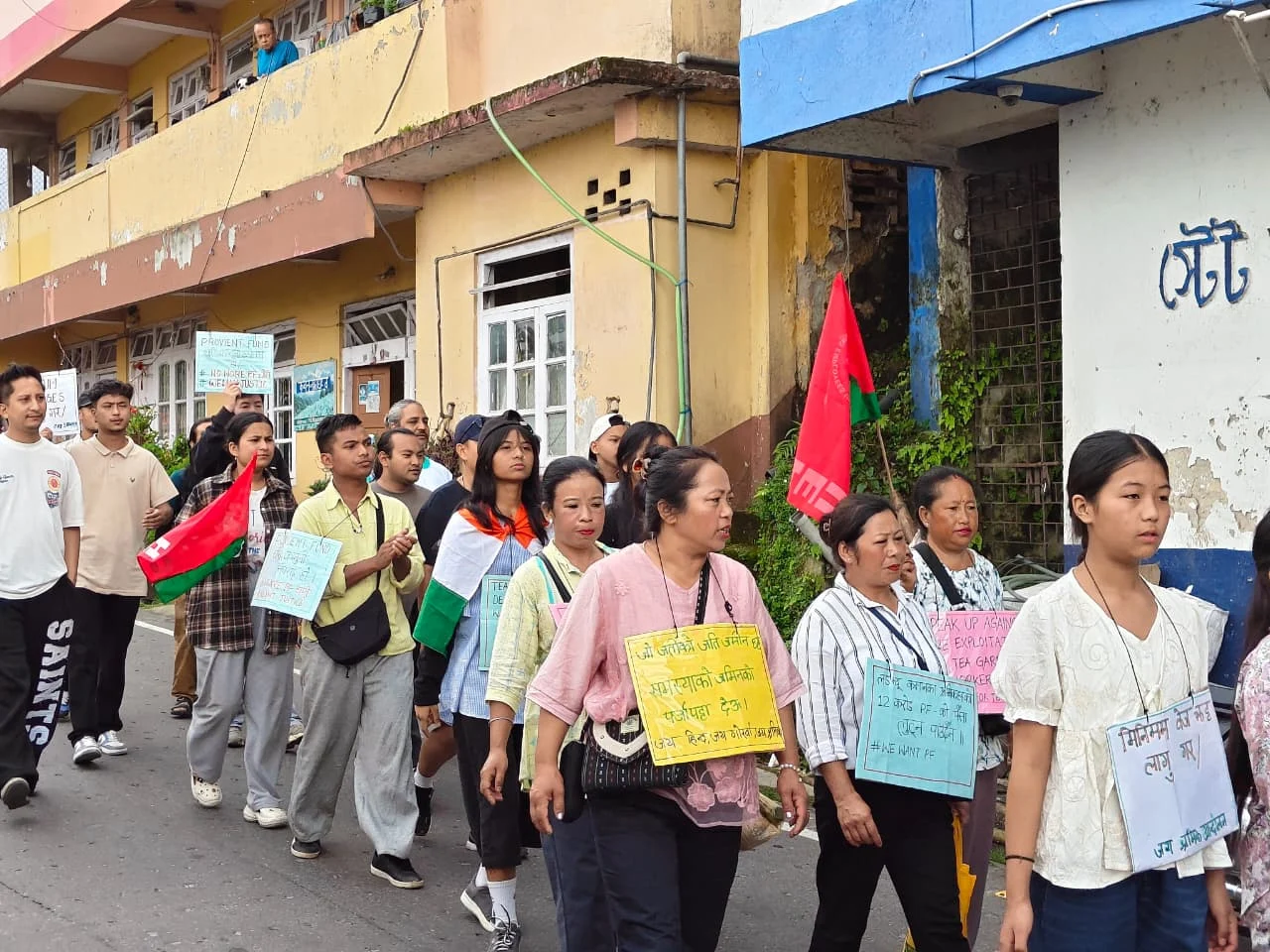 लङभ्यू मार्चको दोस्रो दिन: युवा-विद्यार्थी खर्साङबाट लङभ्यूतर्फ, प्रशासनिक बैठक र शहीद दिवसको तयारी