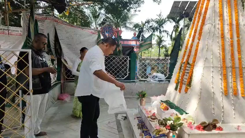 गोरामुमो खर्साङद्वारा ४०औँ शहीद दिवसमा वीर शहीदहरूलाई श्रद्धाञ्जली र परिवारलाई सम्मान