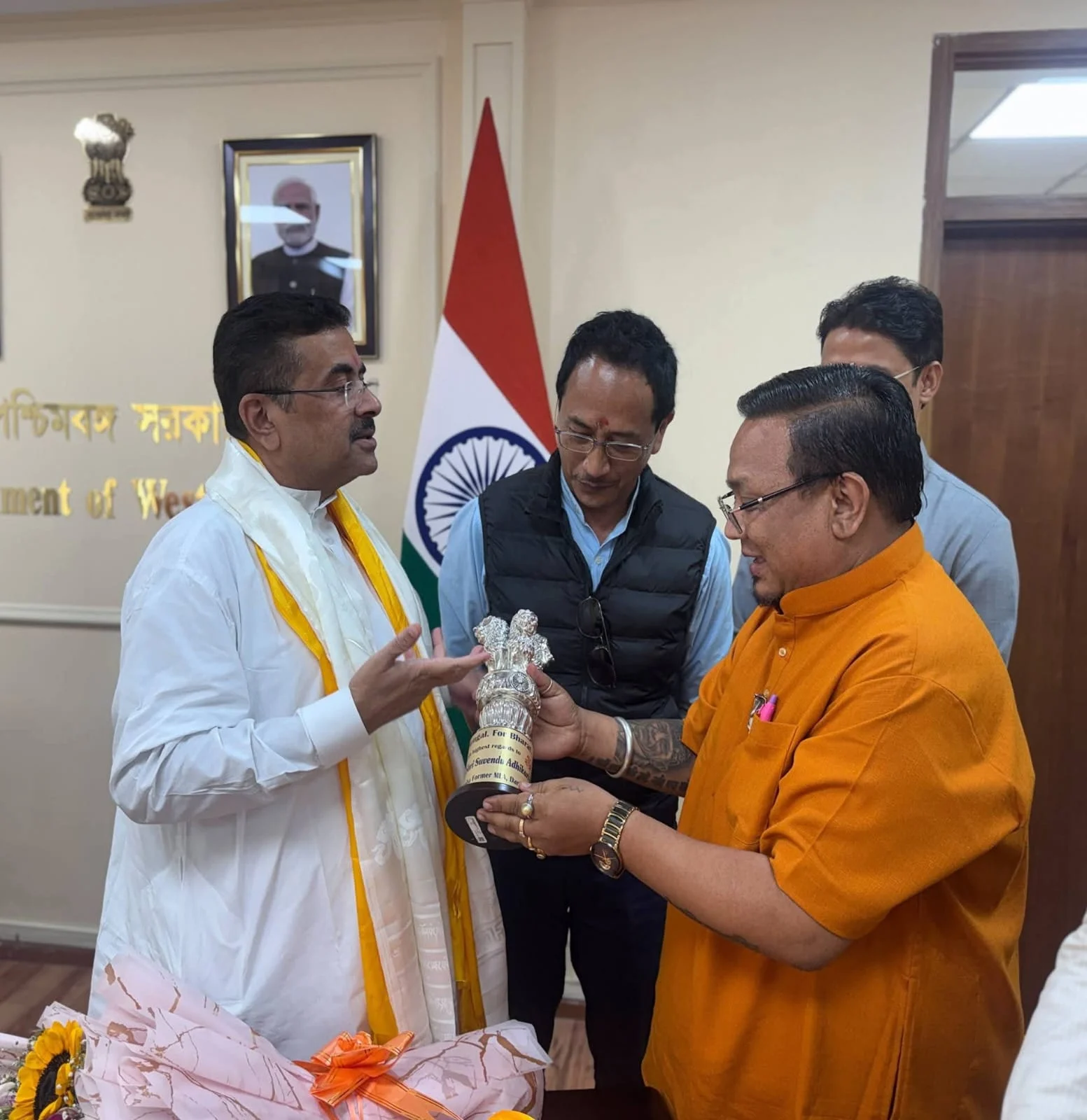 गोरामुमो नेतृत्वले उत्तरकन्यामा मुख्यमन्त्री सुवेन्दु अधिकारीसँग भेट, स्थायी राजनीतिक समाधानबारे छलफल
